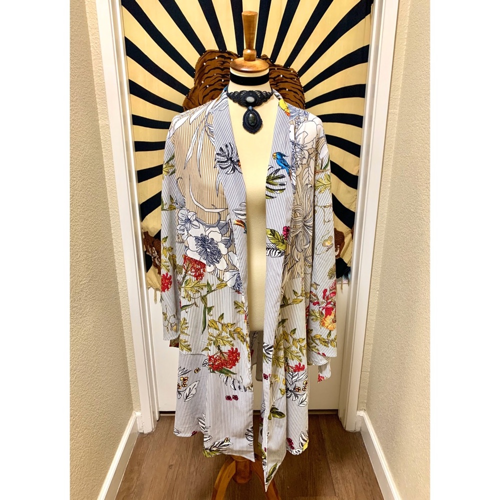 🌈 SOLD Amazing surreal art kimono - Picture 2 of 8